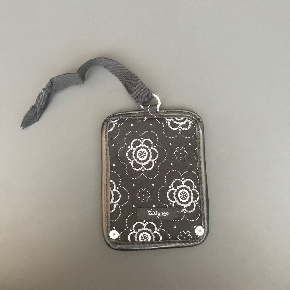 Thirty-One Luggage Tag black and white